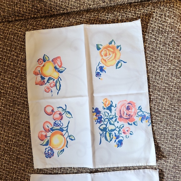 Two Vintage hand made napkins. - Picture 5 of 9